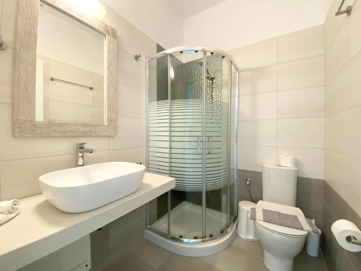 Eleftheria Hotel & Apartments Ornos  Buitenkant foto