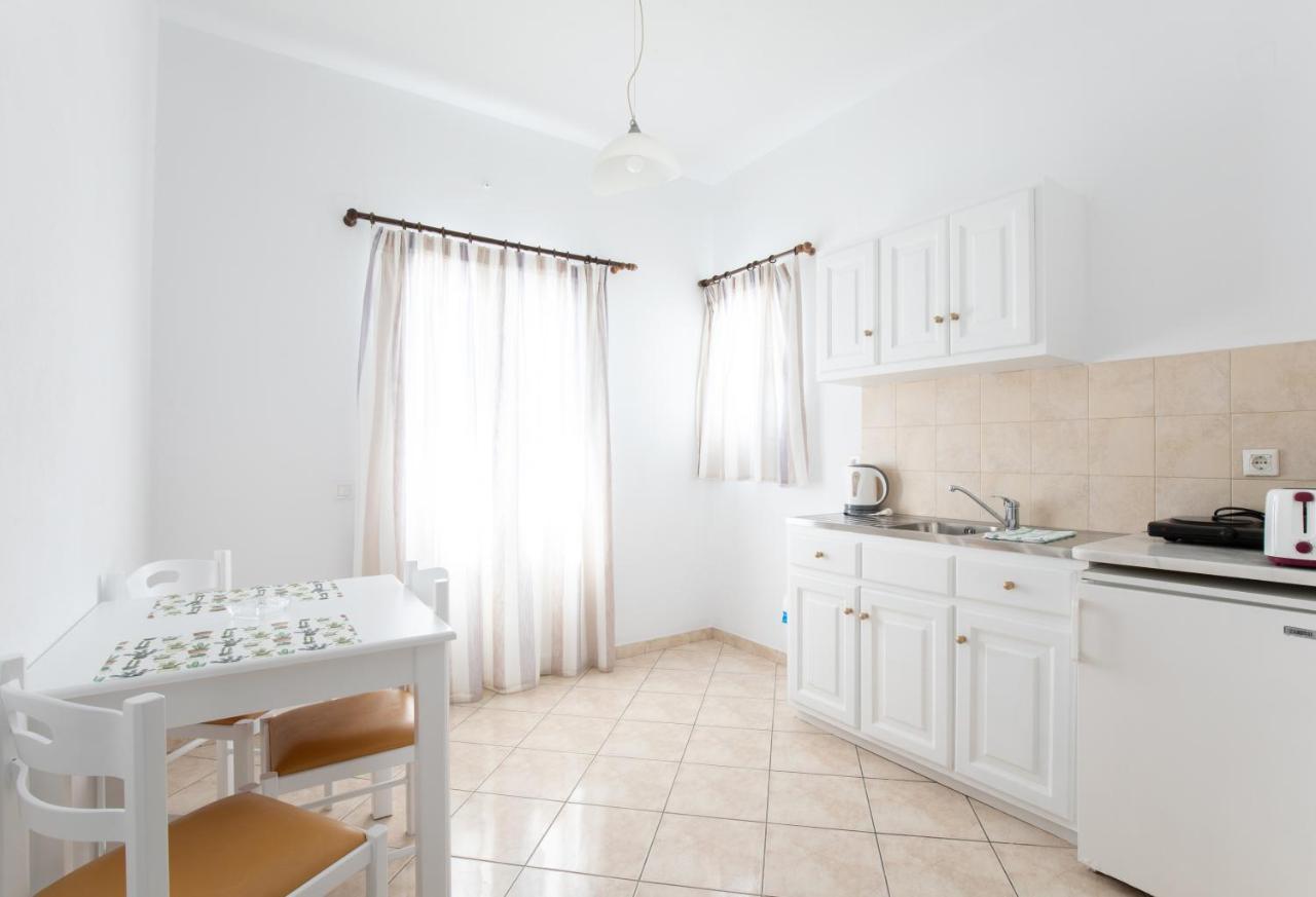 Eleftheria Hotel & Apartments Ornos  Buitenkant foto