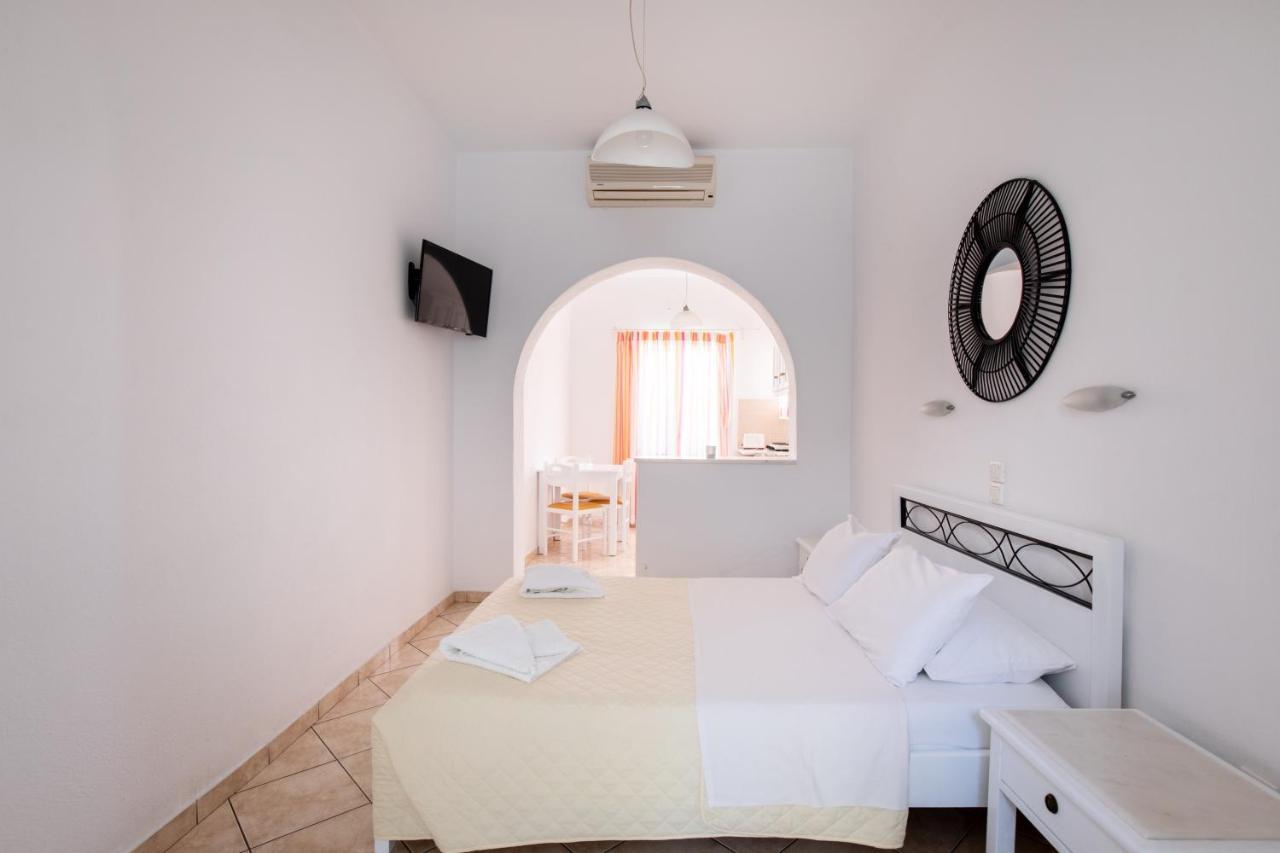Eleftheria Hotel & Apartments Ornos  Buitenkant foto